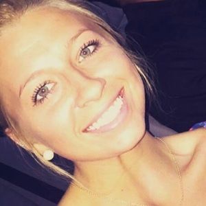 Meet your Posher, Alicia